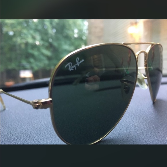 Ray Ban Aviator Sunglasses - Picture 3 of 4